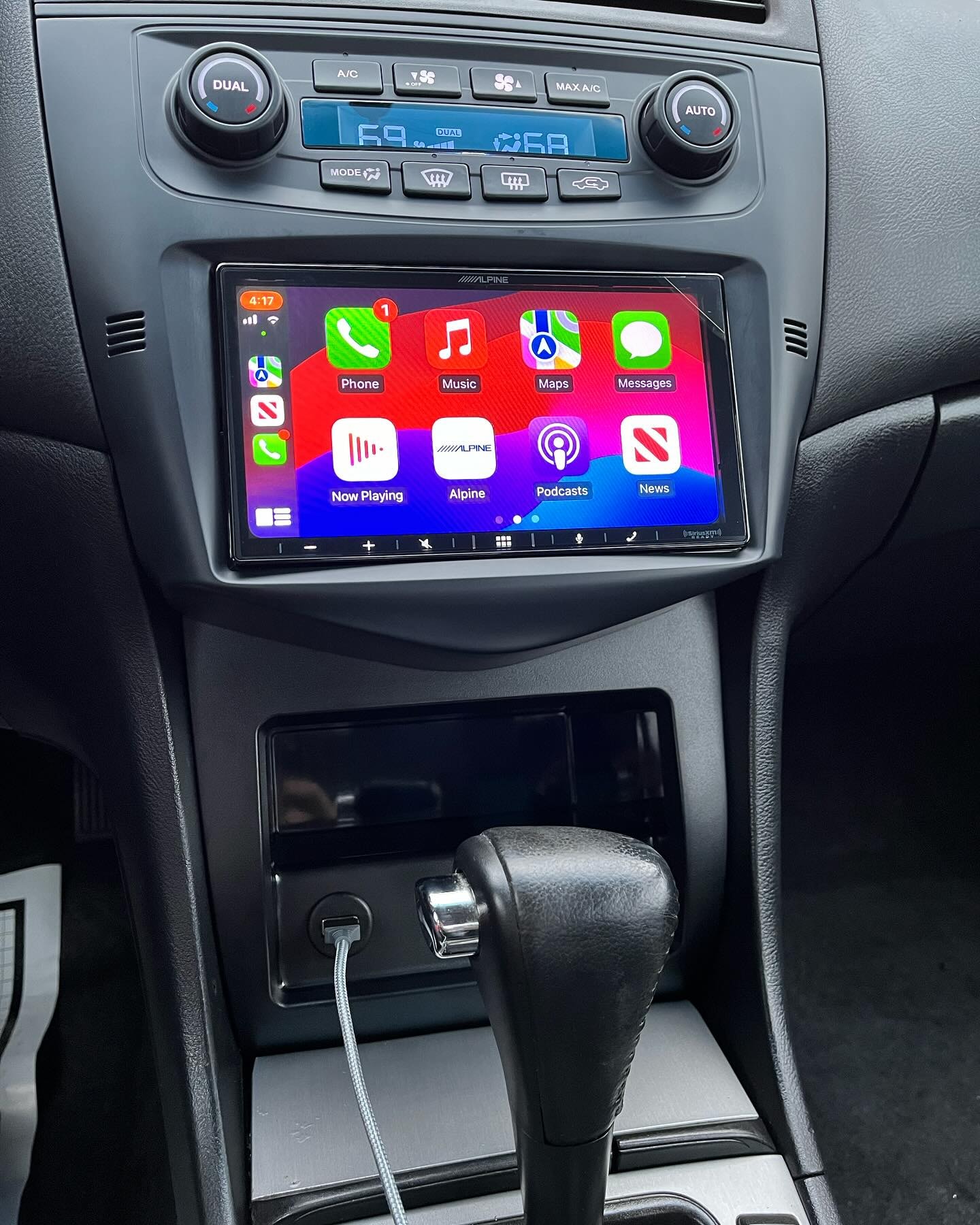 Honda Accord Alpine touchscreen head unit with Apple CarPlay — car audio Bowling green VA area